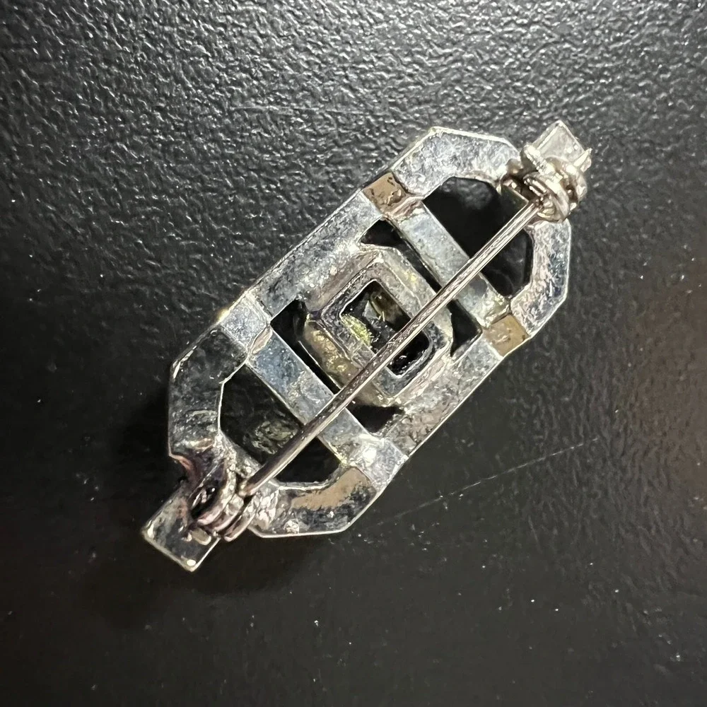 Vintage Rectangular Brooch Clear Rhinestone Black Stone‎ Center Silver Tone Pin